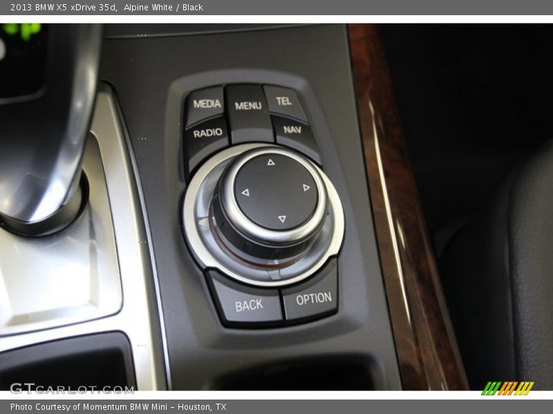 Alpine White / Black 2013 BMW X5 xDrive 35d
