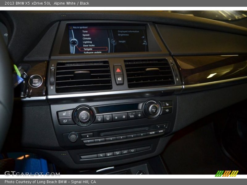 Alpine White / Black 2013 BMW X5 xDrive 50i