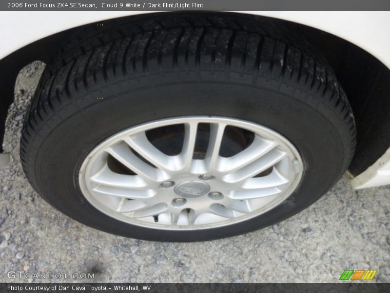Cloud 9 White / Dark Flint/Light Flint 2006 Ford Focus ZX4 SE Sedan
