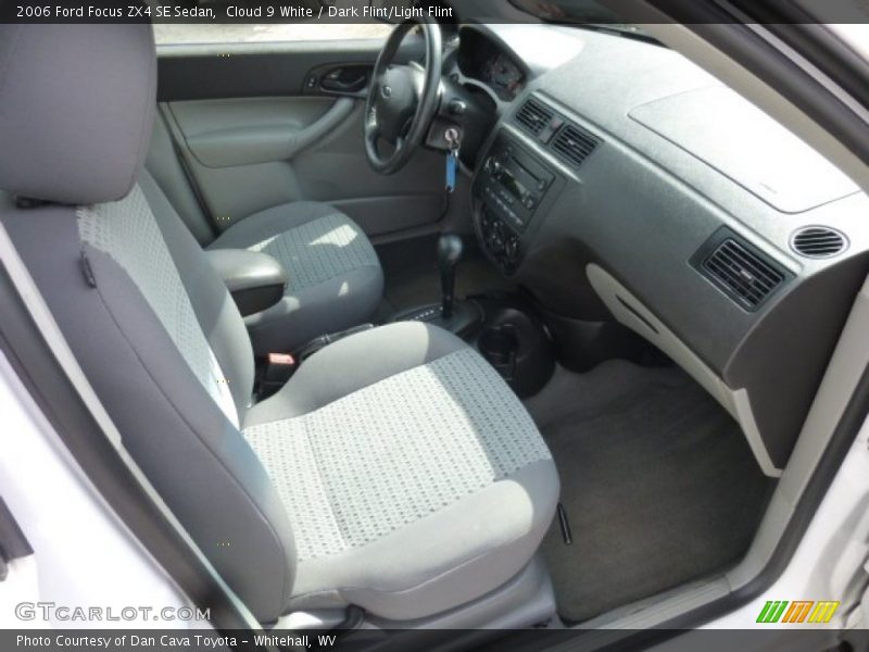  2006 Focus ZX4 SE Sedan Dark Flint/Light Flint Interior