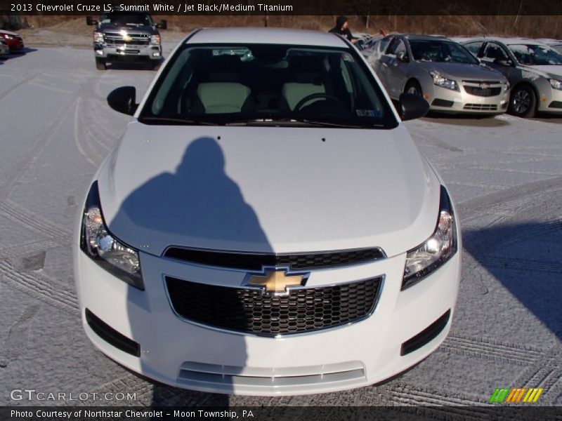 Summit White / Jet Black/Medium Titanium 2013 Chevrolet Cruze LS