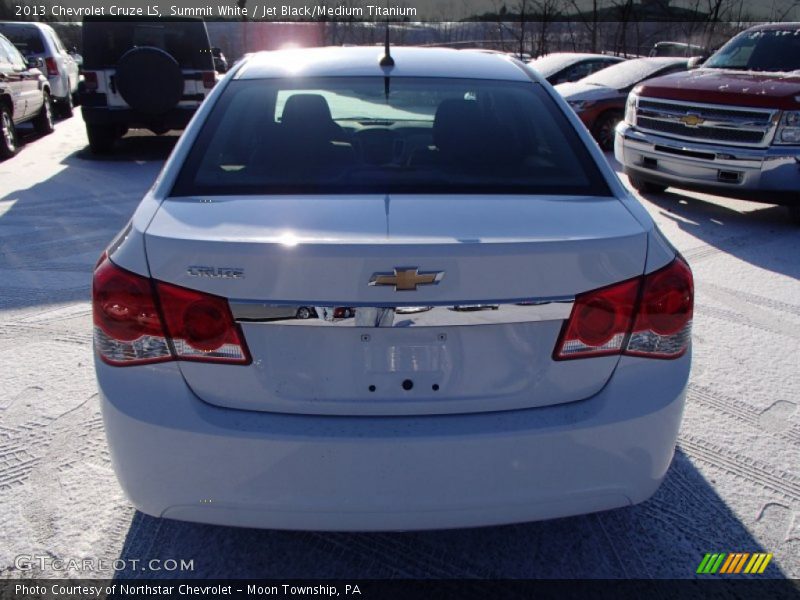 Summit White / Jet Black/Medium Titanium 2013 Chevrolet Cruze LS