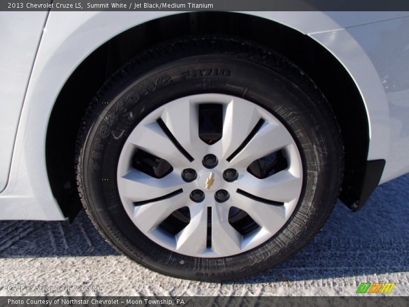 Summit White / Jet Black/Medium Titanium 2013 Chevrolet Cruze LS
