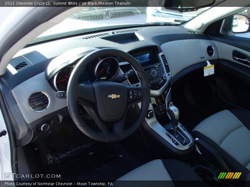 Summit White / Jet Black/Medium Titanium 2013 Chevrolet Cruze LS