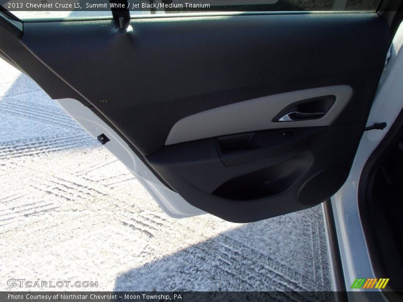 Summit White / Jet Black/Medium Titanium 2013 Chevrolet Cruze LS