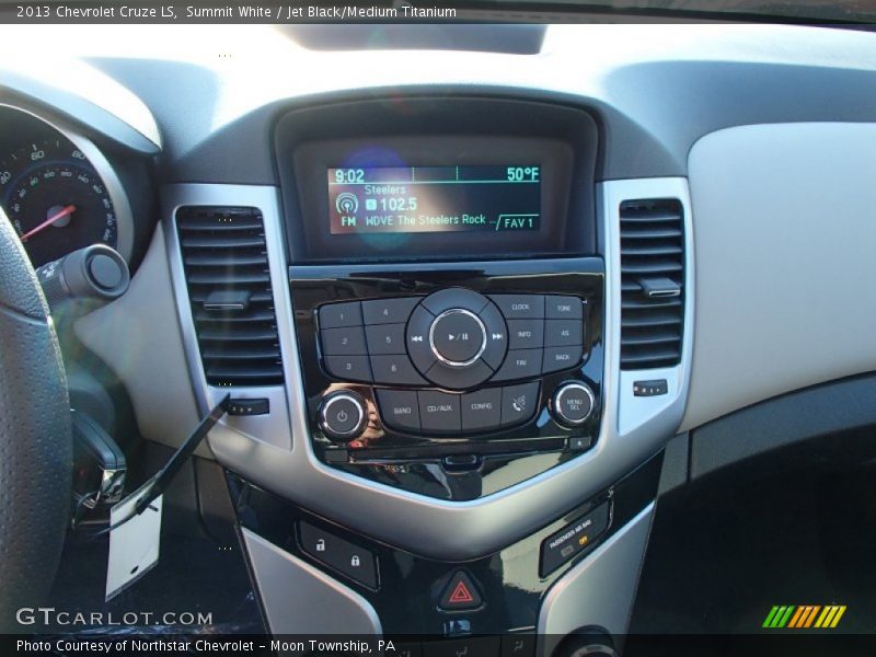 Summit White / Jet Black/Medium Titanium 2013 Chevrolet Cruze LS
