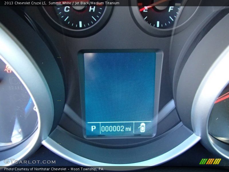 Summit White / Jet Black/Medium Titanium 2013 Chevrolet Cruze LS