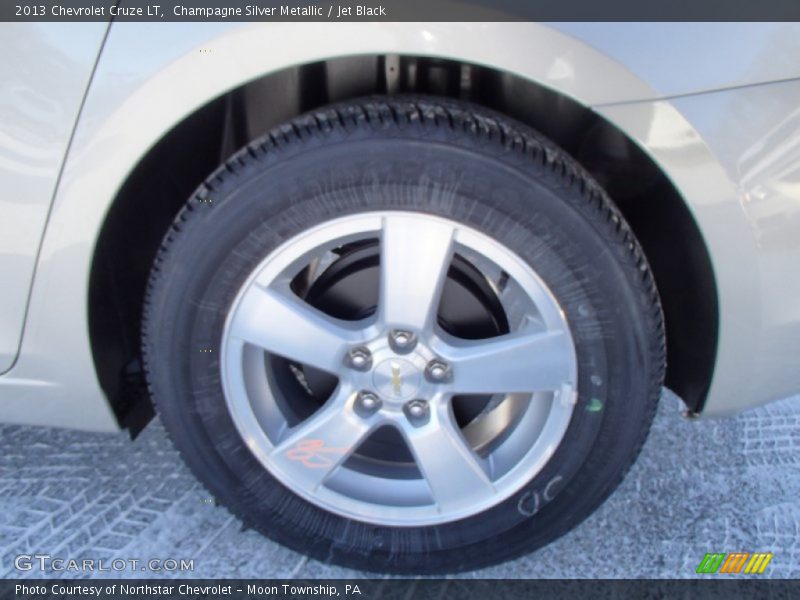 Champagne Silver Metallic / Jet Black 2013 Chevrolet Cruze LT