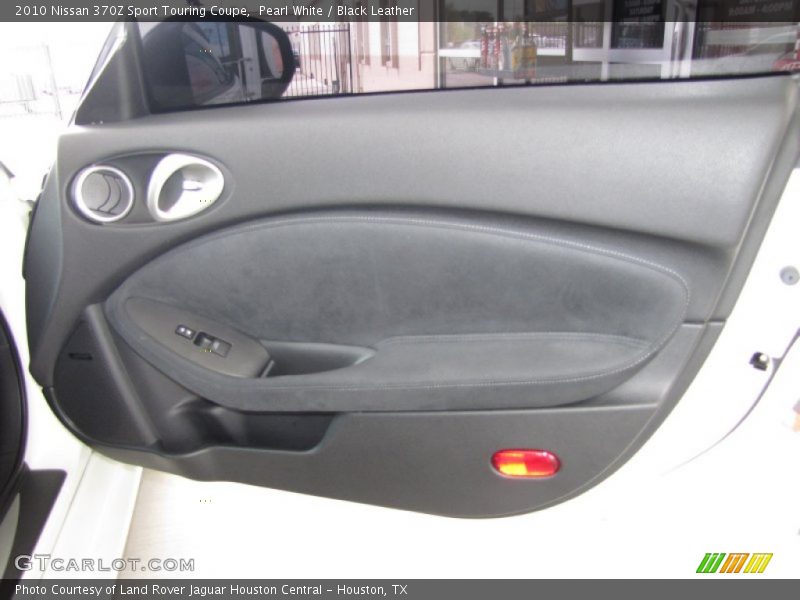 Door Panel of 2010 370Z Sport Touring Coupe