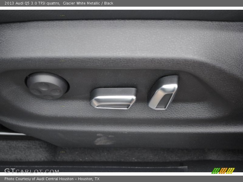 Glacier White Metallic / Black 2013 Audi Q5 3.0 TFSI quattro