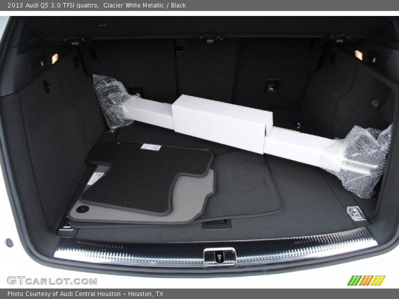Glacier White Metallic / Black 2013 Audi Q5 3.0 TFSI quattro
