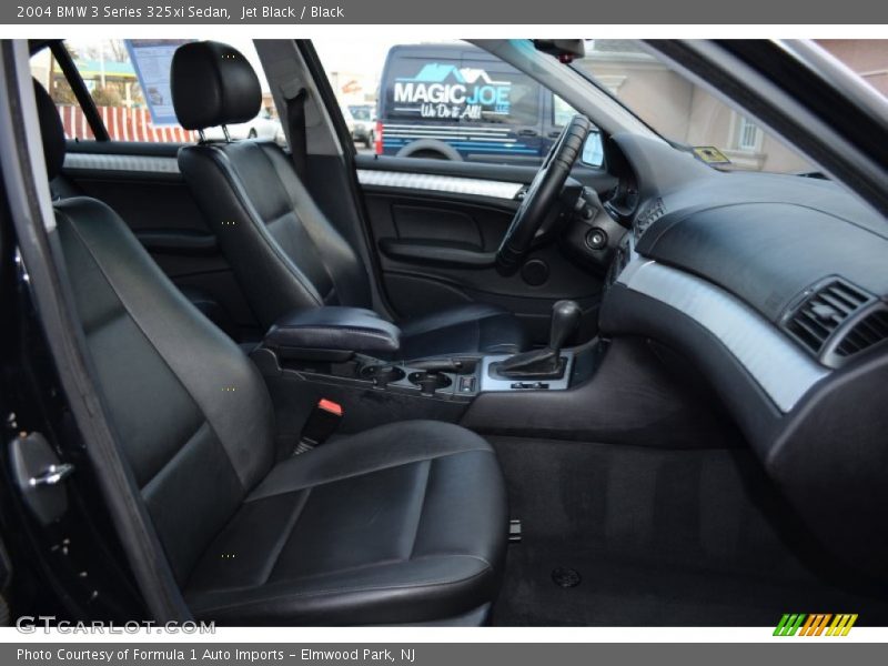 Jet Black / Black 2004 BMW 3 Series 325xi Sedan