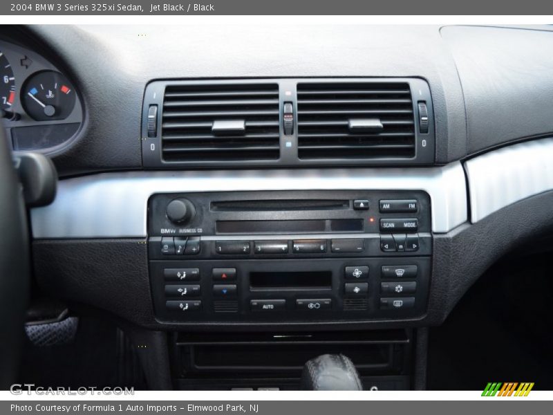 Jet Black / Black 2004 BMW 3 Series 325xi Sedan