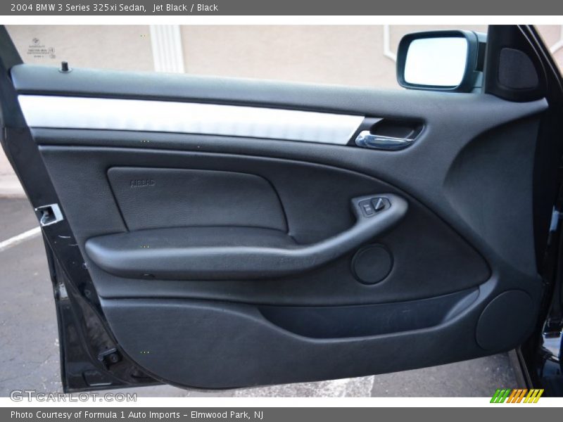 Jet Black / Black 2004 BMW 3 Series 325xi Sedan