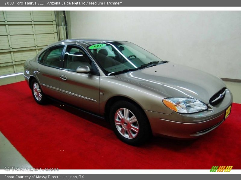 Front 3/4 View of 2003 Taurus SEL