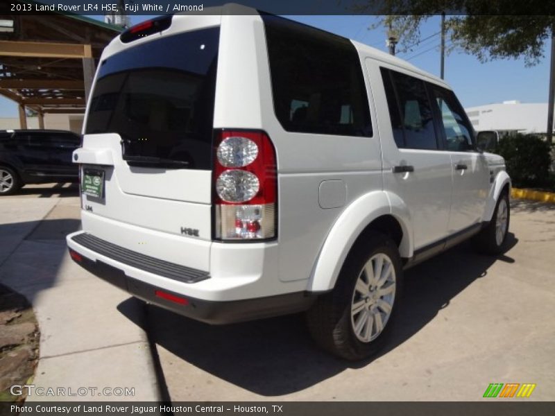 Fuji White / Almond 2013 Land Rover LR4 HSE