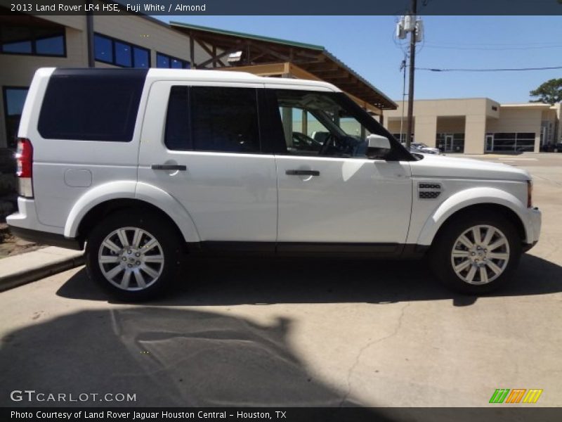 Fuji White / Almond 2013 Land Rover LR4 HSE