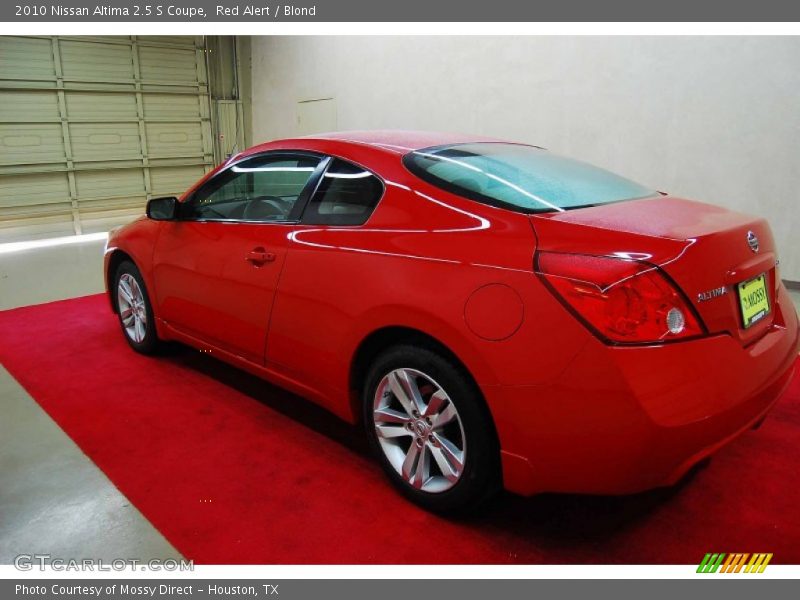 Red Alert / Blond 2010 Nissan Altima 2.5 S Coupe