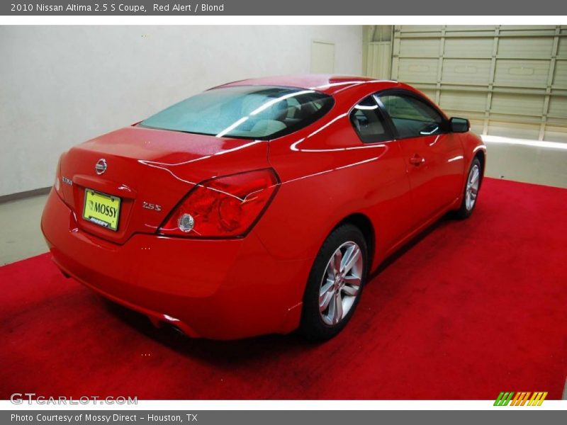 Red Alert / Blond 2010 Nissan Altima 2.5 S Coupe