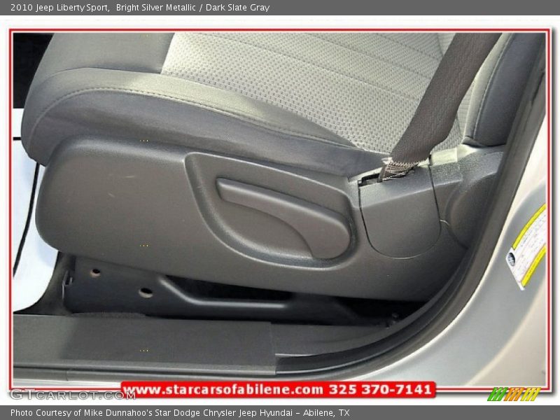Bright Silver Metallic / Dark Slate Gray 2010 Jeep Liberty Sport