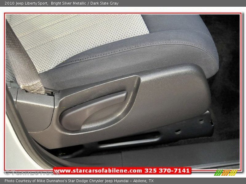 Bright Silver Metallic / Dark Slate Gray 2010 Jeep Liberty Sport