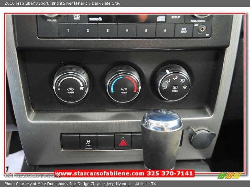 Bright Silver Metallic / Dark Slate Gray 2010 Jeep Liberty Sport
