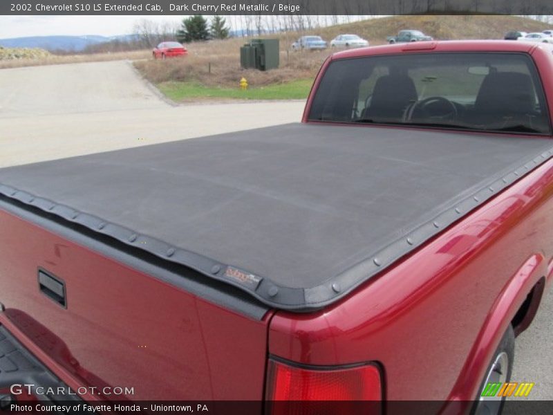 Dark Cherry Red Metallic / Beige 2002 Chevrolet S10 LS Extended Cab