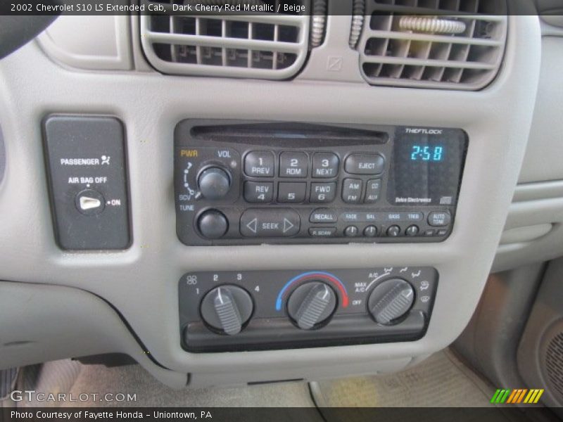Controls of 2002 S10 LS Extended Cab