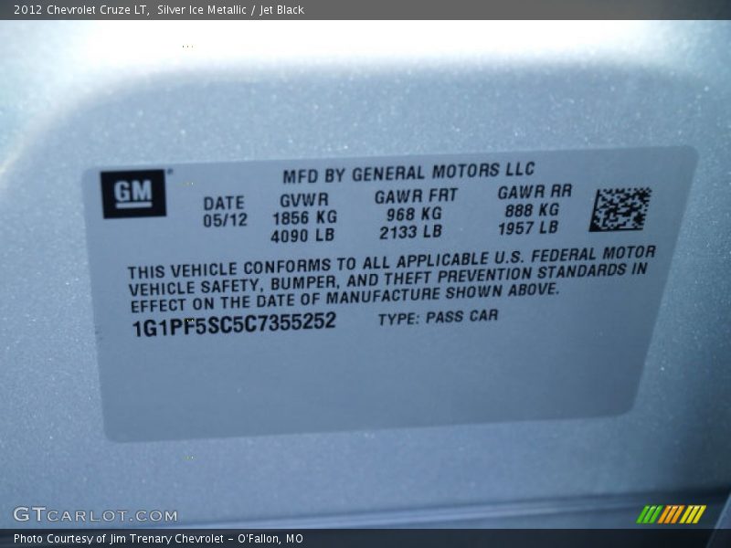 Silver Ice Metallic / Jet Black 2012 Chevrolet Cruze LT