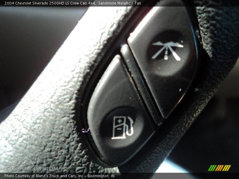 Sandstone Metallic / Tan 2004 Chevrolet Silverado 2500HD LS Crew Cab 4x4