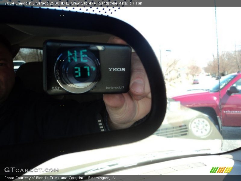Sandstone Metallic / Tan 2004 Chevrolet Silverado 2500HD LS Crew Cab 4x4