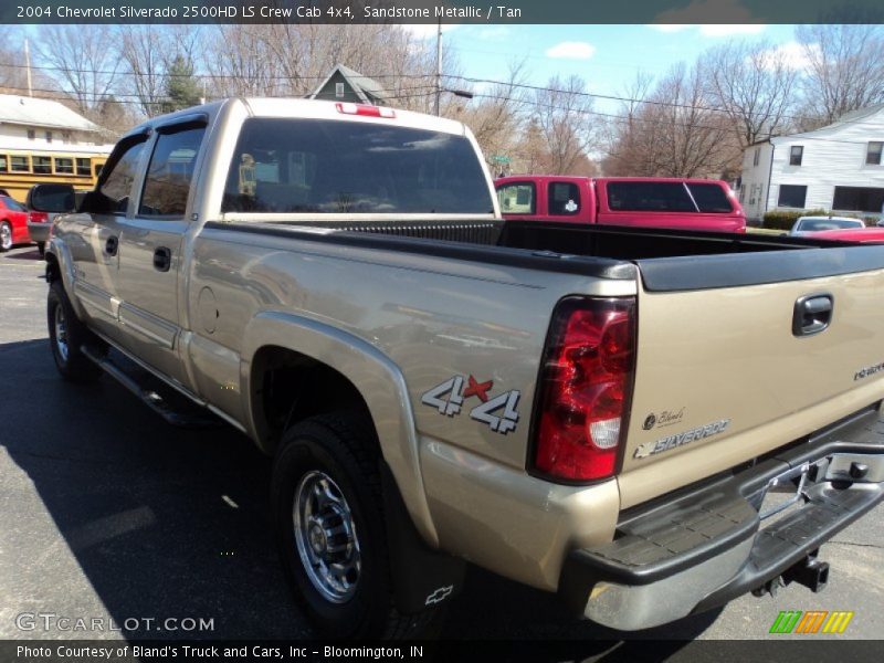 Sandstone Metallic / Tan 2004 Chevrolet Silverado 2500HD LS Crew Cab 4x4