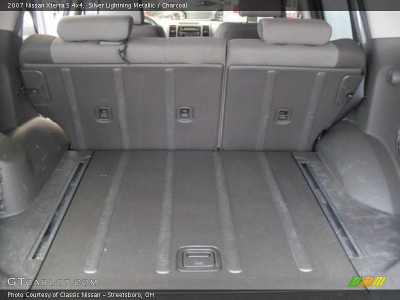  2007 Xterra S 4x4 Trunk