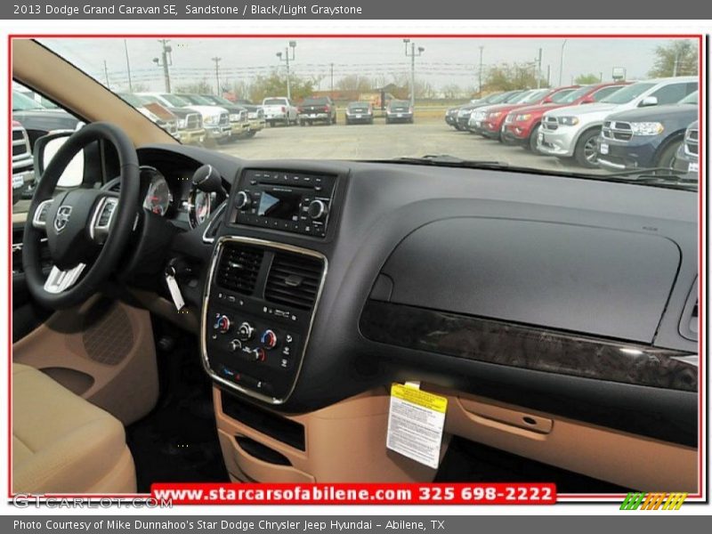 Sandstone / Black/Light Graystone 2013 Dodge Grand Caravan SE