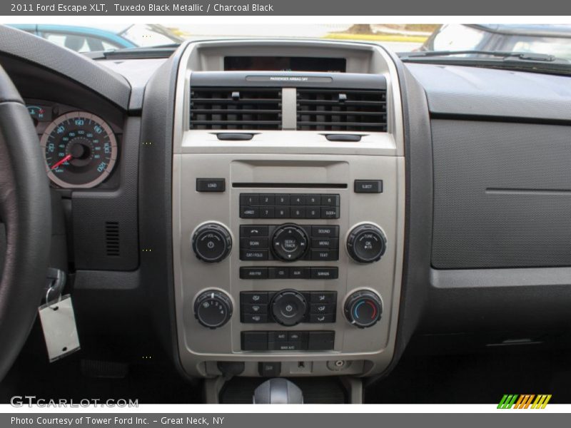 Tuxedo Black Metallic / Charcoal Black 2011 Ford Escape XLT