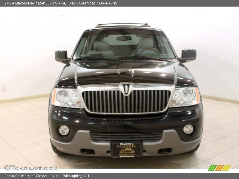 Black Clearcoat / Dove Grey 2004 Lincoln Navigator Luxury 4x4