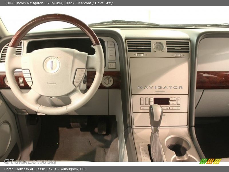 Black Clearcoat / Dove Grey 2004 Lincoln Navigator Luxury 4x4