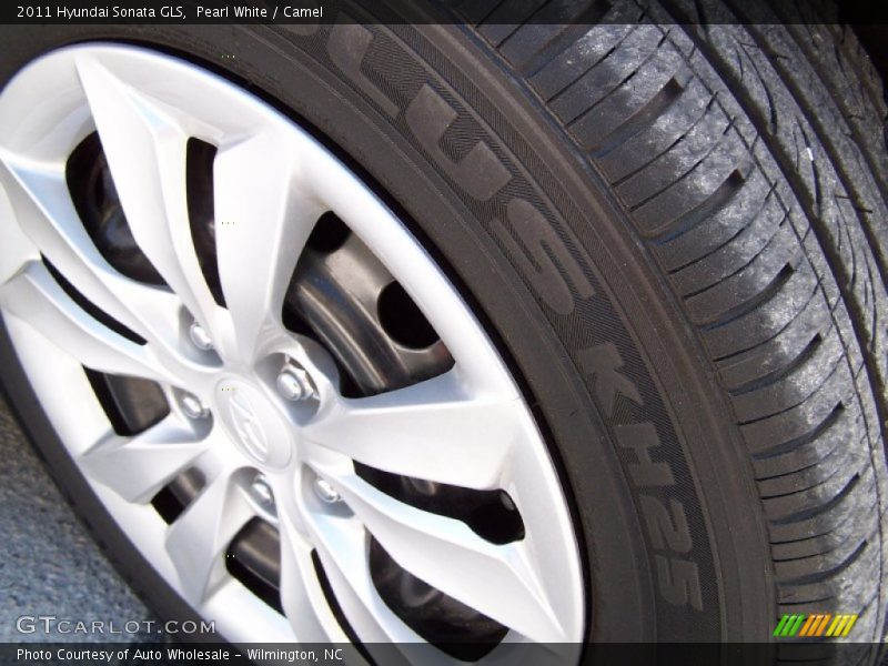Pearl White / Camel 2011 Hyundai Sonata GLS