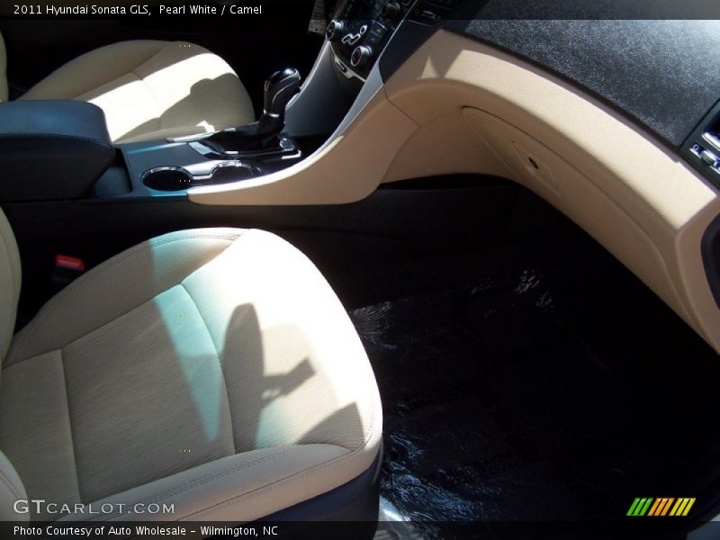 Pearl White / Camel 2011 Hyundai Sonata GLS