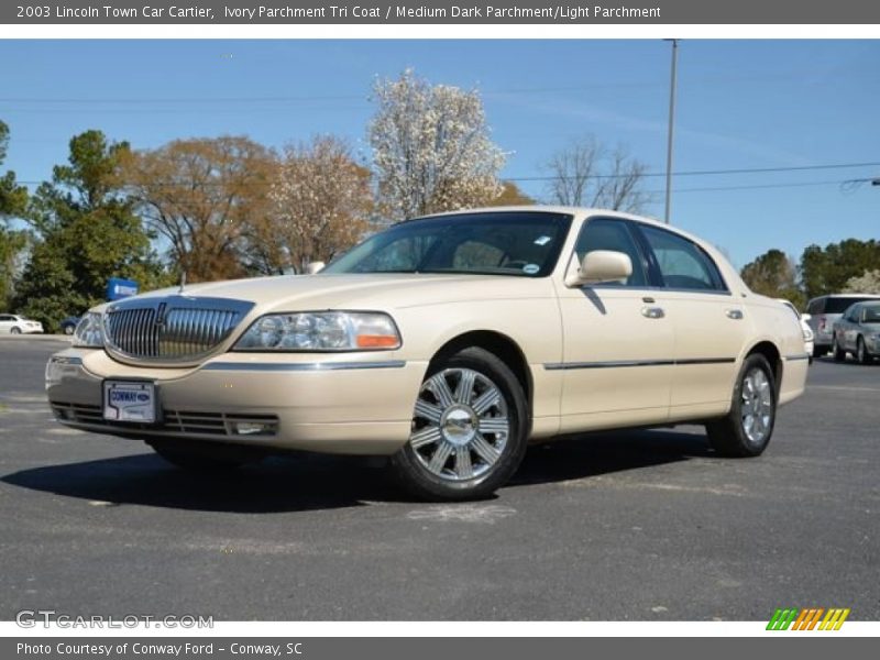 Ivory Parchment Tri Coat / Medium Dark Parchment/Light Parchment 2003 Lincoln Town Car Cartier