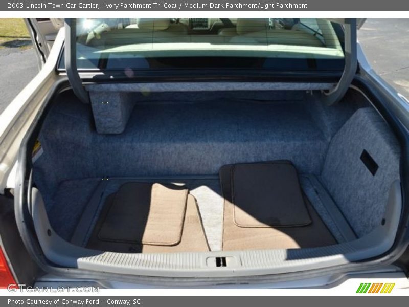  2003 Town Car Cartier Trunk