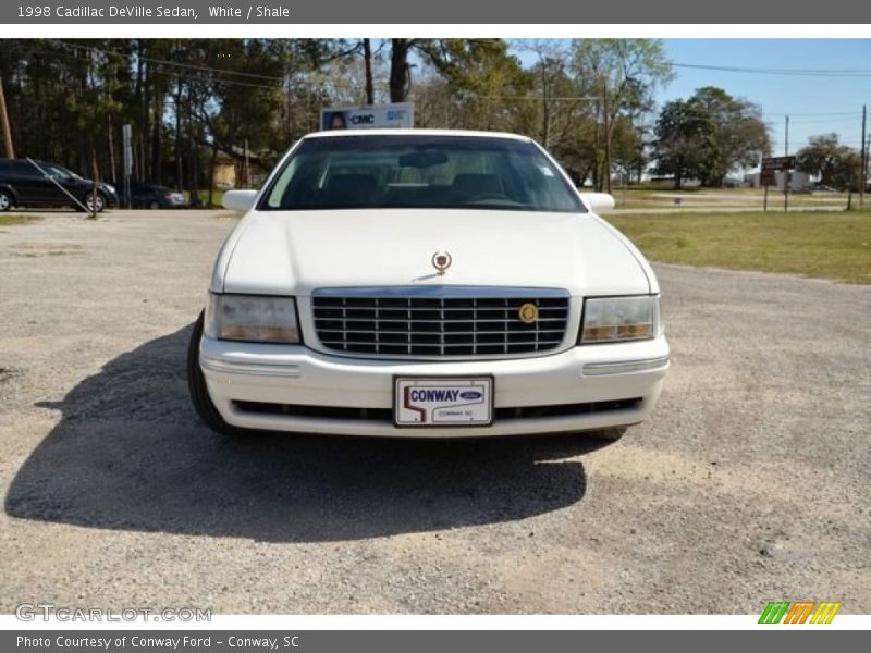 White / Shale 1998 Cadillac DeVille Sedan