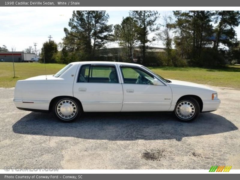 White / Shale 1998 Cadillac DeVille Sedan