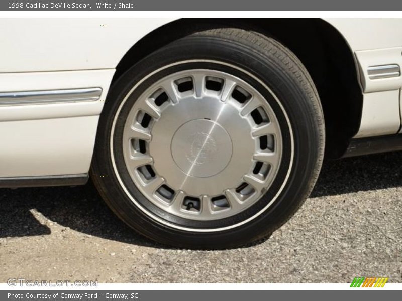  1998 DeVille Sedan Wheel