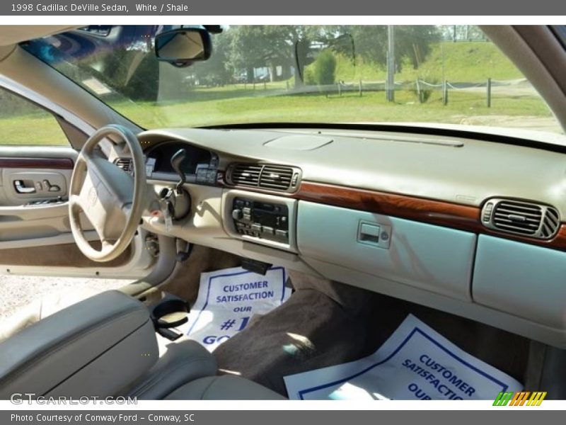 White / Shale 1998 Cadillac DeVille Sedan