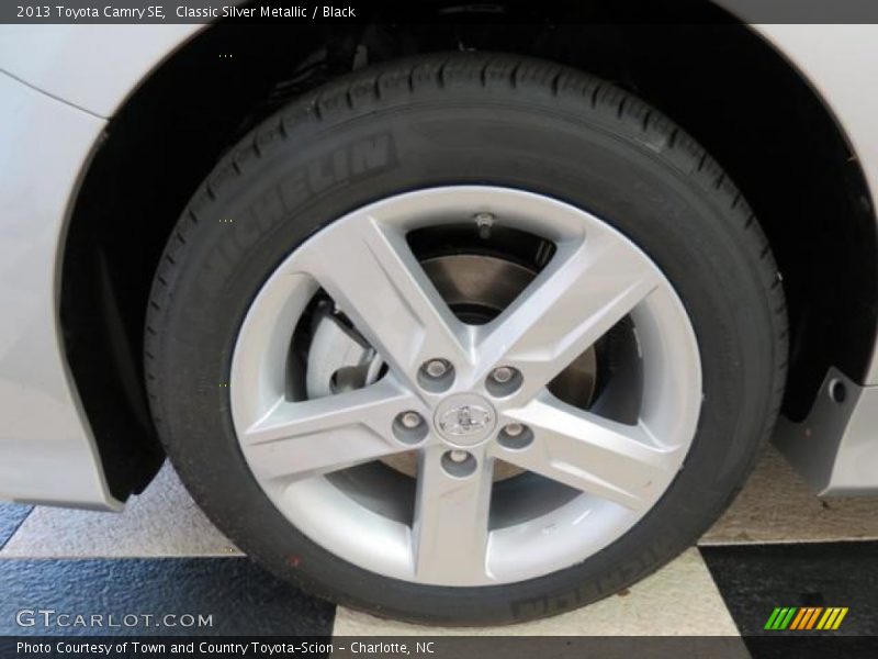 Classic Silver Metallic / Black 2013 Toyota Camry SE