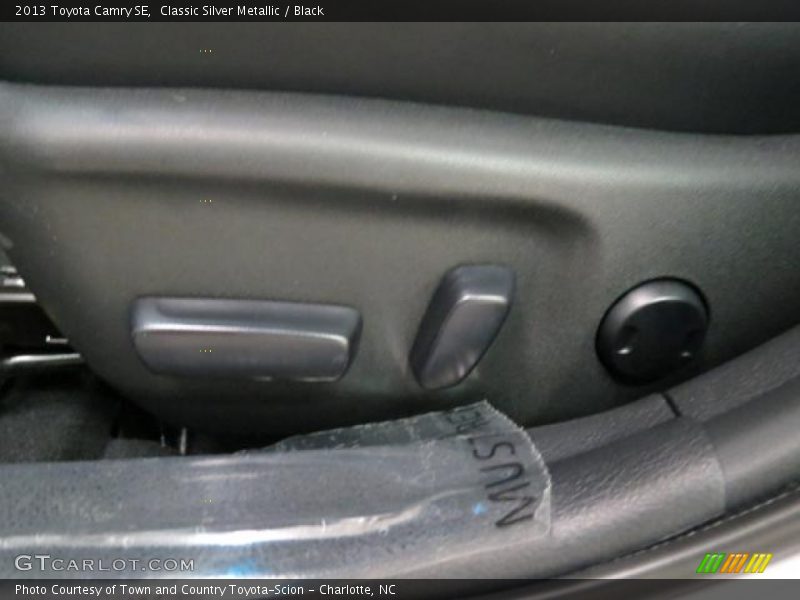 Classic Silver Metallic / Black 2013 Toyota Camry SE