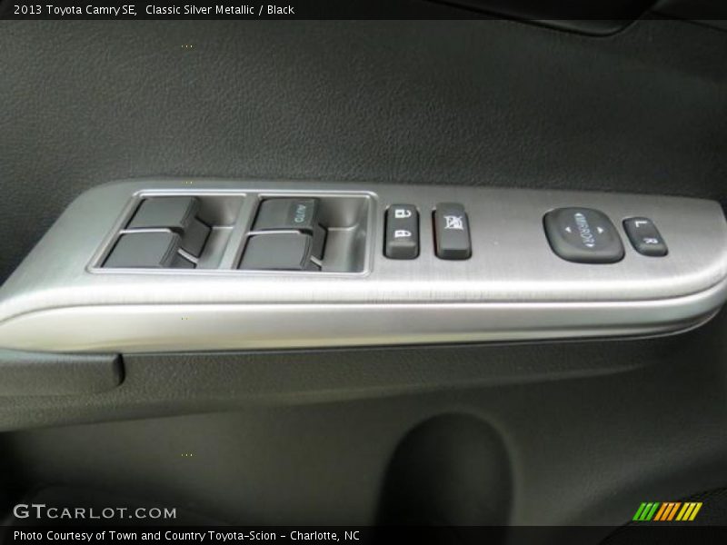 Classic Silver Metallic / Black 2013 Toyota Camry SE