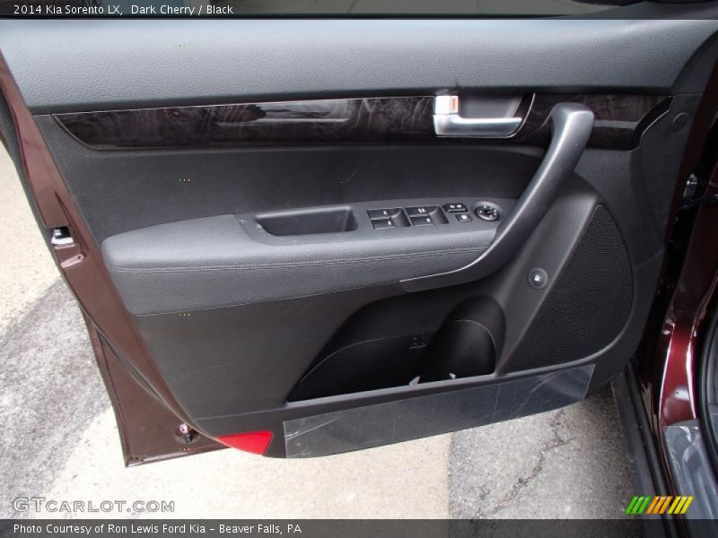 Dark Cherry / Black 2014 Kia Sorento LX