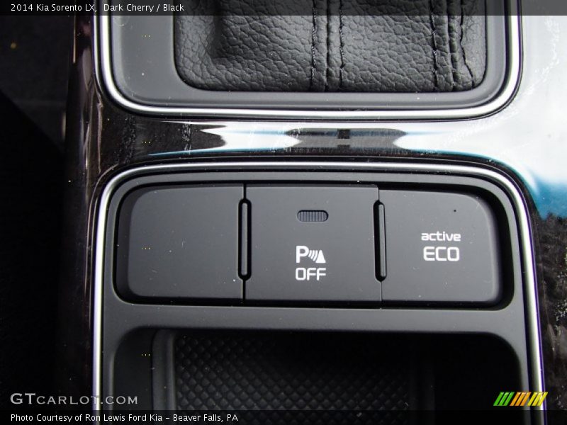 Dark Cherry / Black 2014 Kia Sorento LX